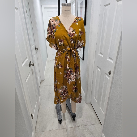 June and Hudson Dress - Picture 1 of 5